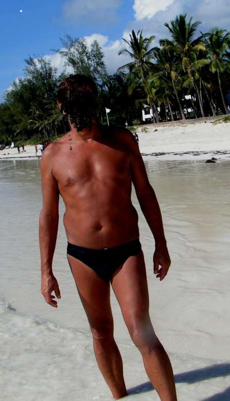 TRES ENVIE JUSTE DE TETER