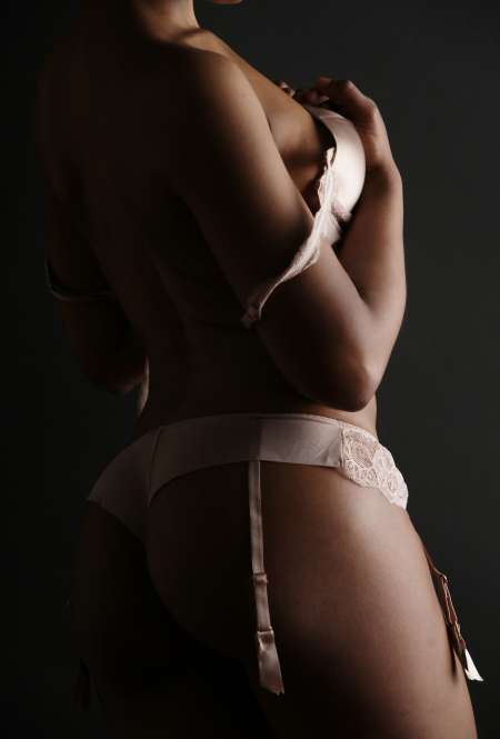 Massage sensuel érotique à domicile 