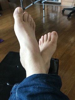 H 54 a propose ses très jolis pieds à H/F