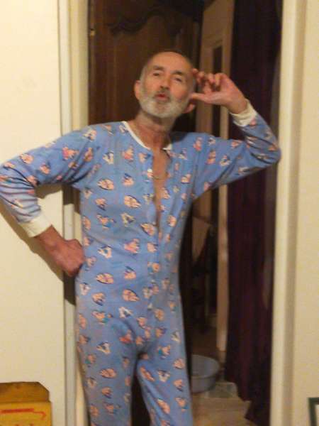 Homme mûr pour plan Q direct et réel avec asiatiqu