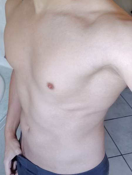 Une fille débutante pour tester le sexe à 3 (hff)?