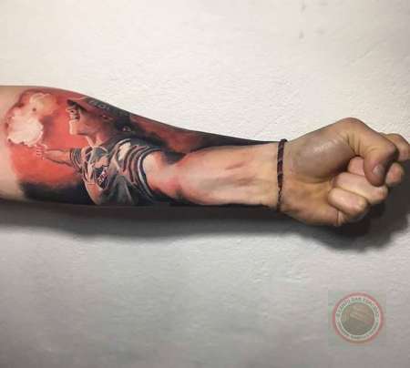 Homme propose des plans en journée pour femme