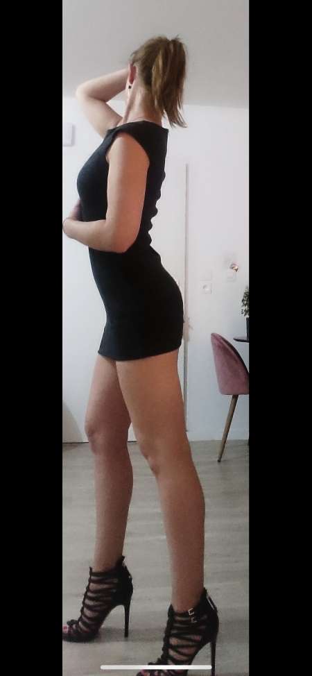 Femme aux enchères pour moment en hôtel