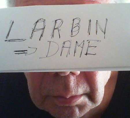 Soumis blanc 66a pour une femme AFRICAINE