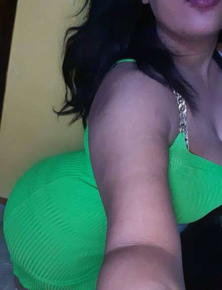 Jeune femme attirante de Ouargla