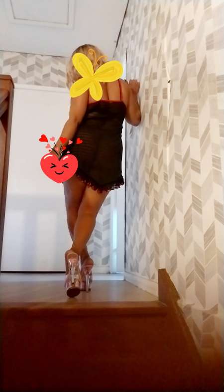 Fille Black à savigny le temple /carré senart