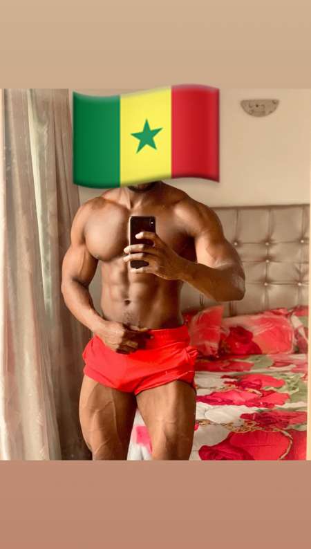Masseur et scorte boy au sénégal