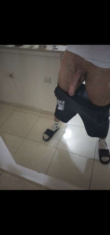 Jeune de 29 ans Dominant