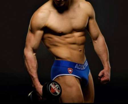 Homme escort pour femmes exigeantes et coquines