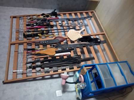 Cherche jeunes mecs fesseur fouetteur