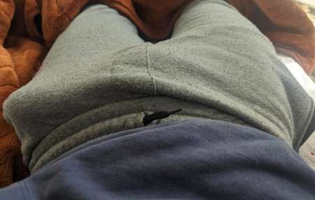 Homme 32 ans, bien membré