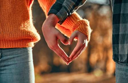 A LA RECHERCHE D'UNE RELATION DISCRETE ET DURABLE
