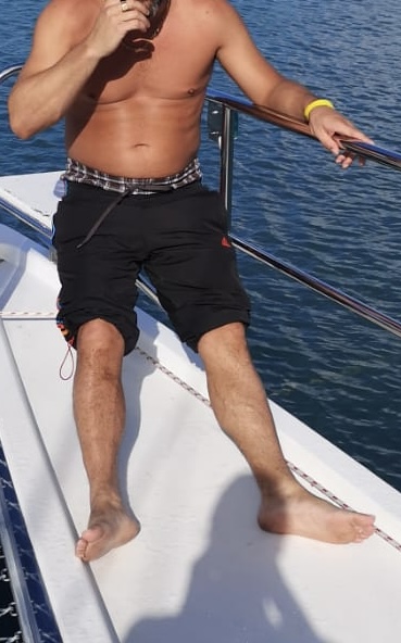 Homme 42 ans, très coquin, cherche petite coquine