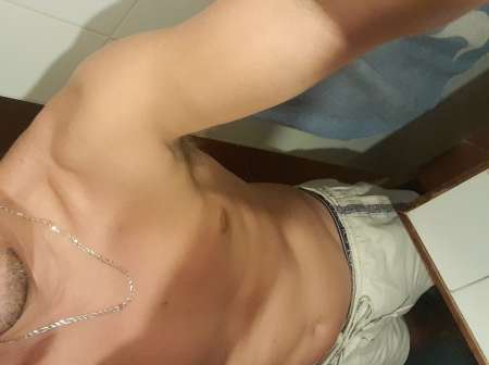 Homme soumi cherche femme pour uro et caviar