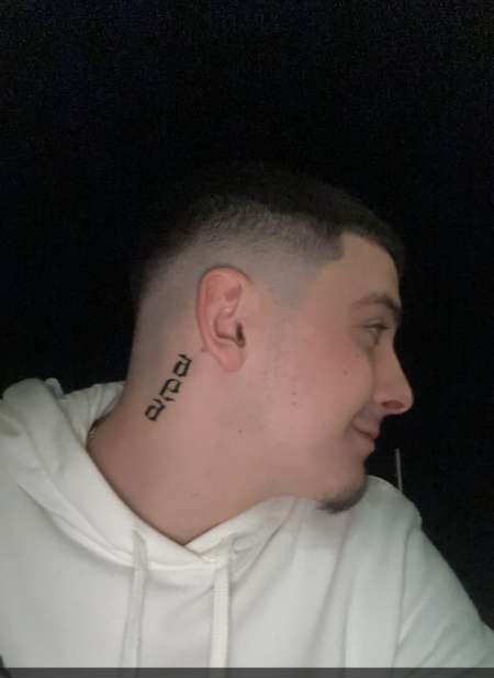 Jeune 19 ans cherche femme pour s’amuser