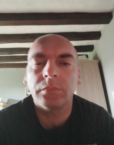 Recherche femme pour moments coquins