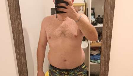 Jeune homme pour couple hétéro