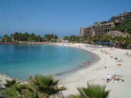 HOMME SENIOR POUR FEMME POUVANT RECEVOIR