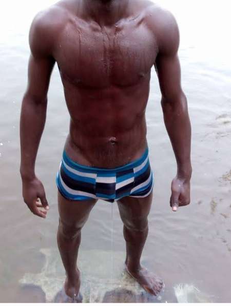 Baise sur Abidjan lecheur professionnel grosse pin