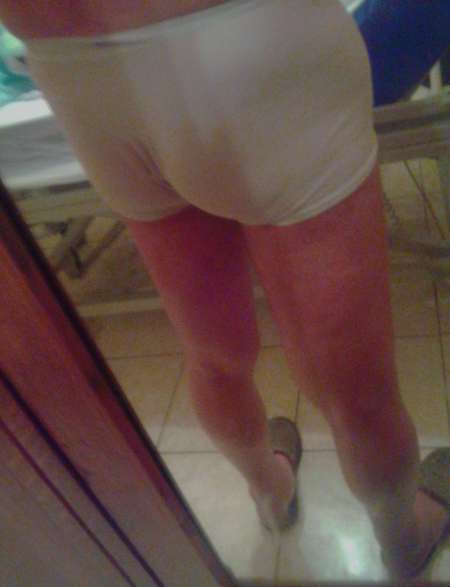  première sodomie avec machine ou gode ceinture