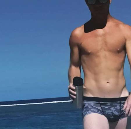 Maître Nageur Libertin se déplace et reçoit.