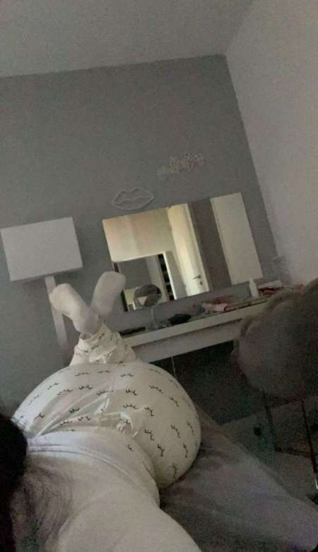 jeune étudiante a votre service que pour du virtue