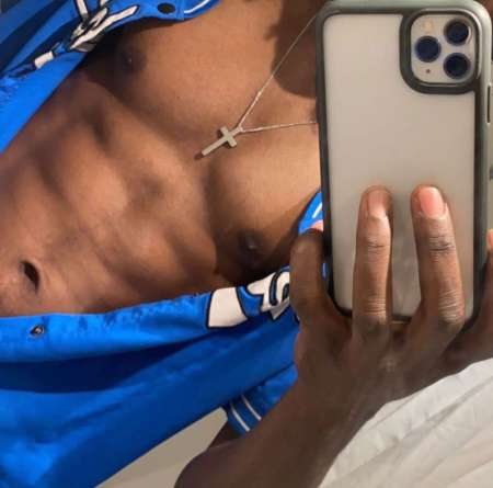 Black bien monté pour de bons moments