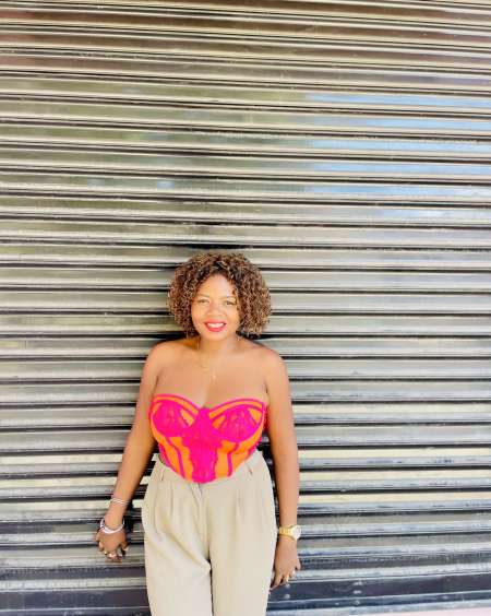 Femme sérieuse fidèle calme gentille