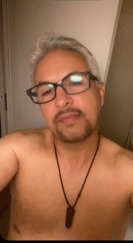 Homme seul , pour un rencontre soirée arrosé