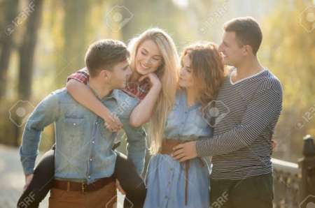 Couple cherchent un couple pour un bon moment