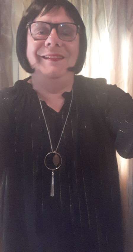 Travesti recherche emploi