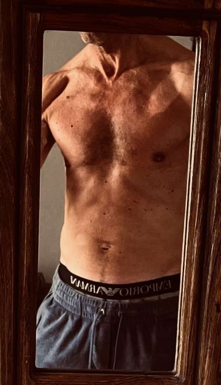 Homme en déplacement professionnel ch femme sexy