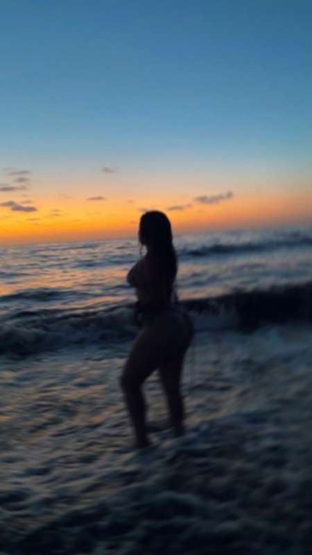 Femme de classe belle blonde