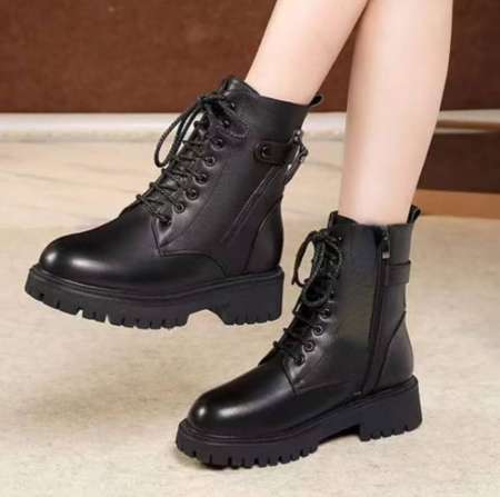 Je cherche à adorer les pieds des femmes