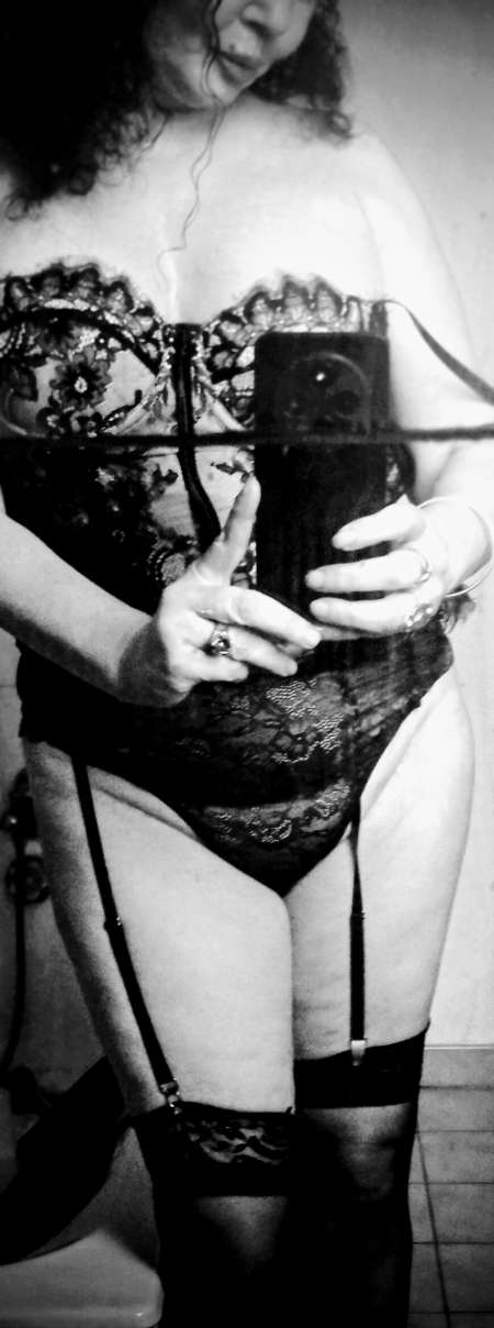 femme girl , accompagné