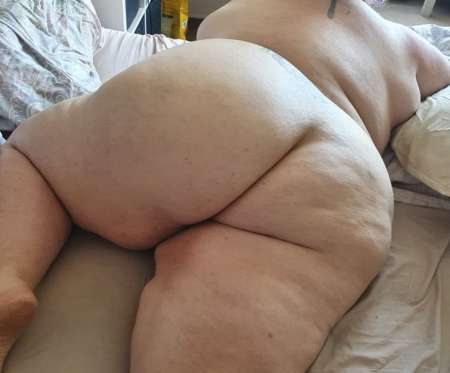 RECHERCHE FEMME BBW ou COUPLE ROND