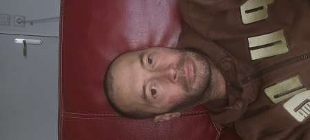 Homme bonne bouche et trou