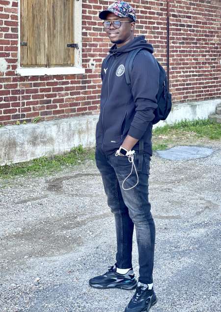 Cherche des seins à manger gratuit