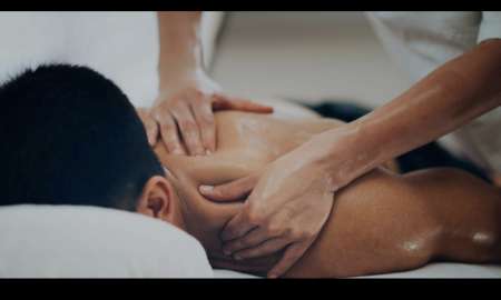 Masseuse naturiste érotique