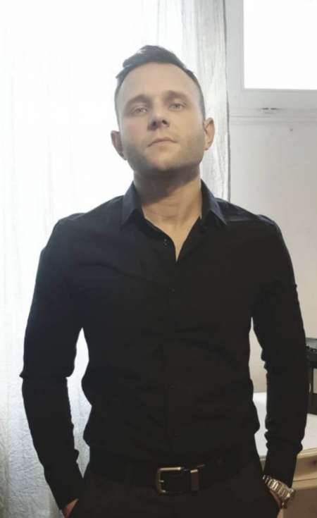 Homme cherche string