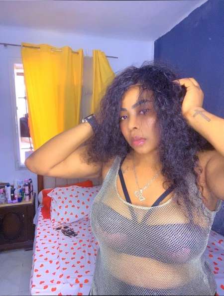 Femme africaine peau claire