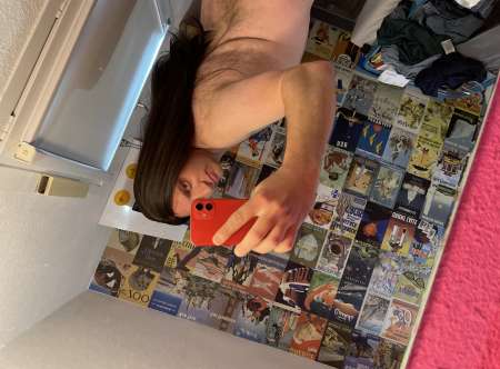 Homme aux cheveux longs passif