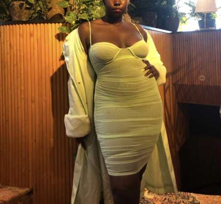 Jeune femme pour rencontre sensuelle