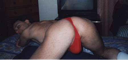 HOMME GAY Actif -Passif cherche H ou JH à initier